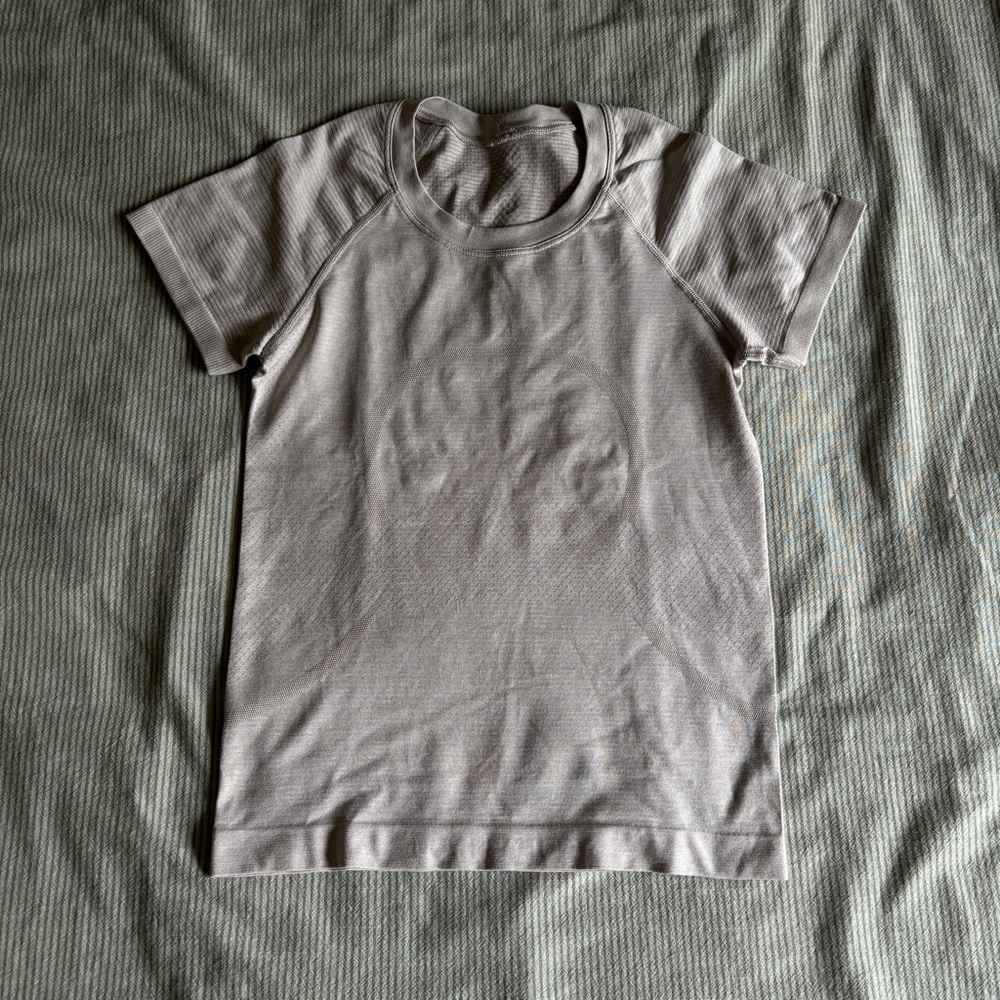 Lululemon light grey swift tech 2.0 short sleeve shirt